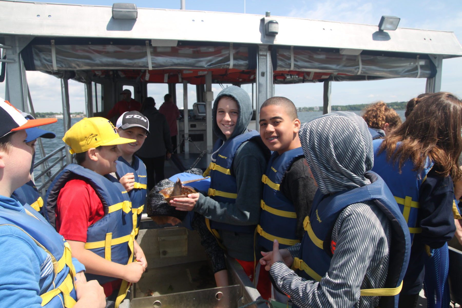 Students-on-a-boat-based-marine-science-trip