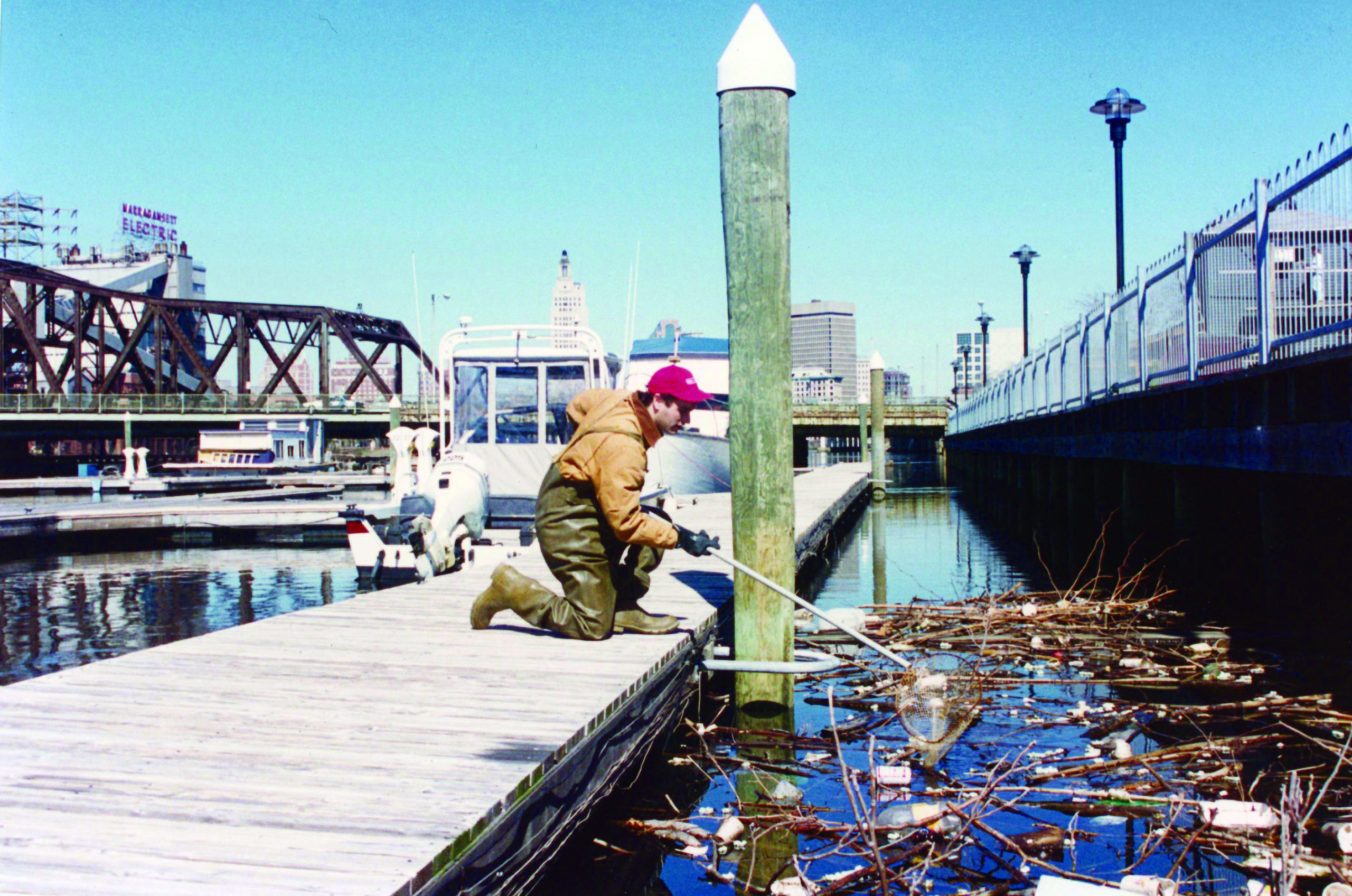 Baykeeper-John-Torgan-in-upper-Bay-1990s