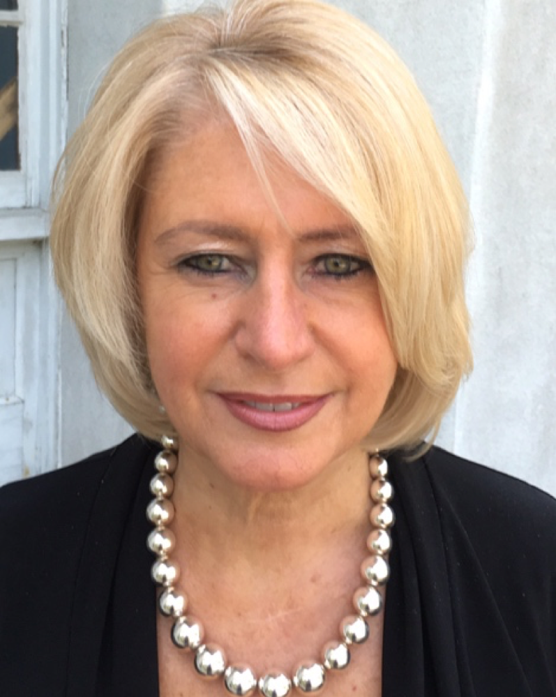 Lynn Dambruch was named 2017 Bay Educator of the year after helping to bring Save The Bay's education program to Warwick's fourth graders in 2017.